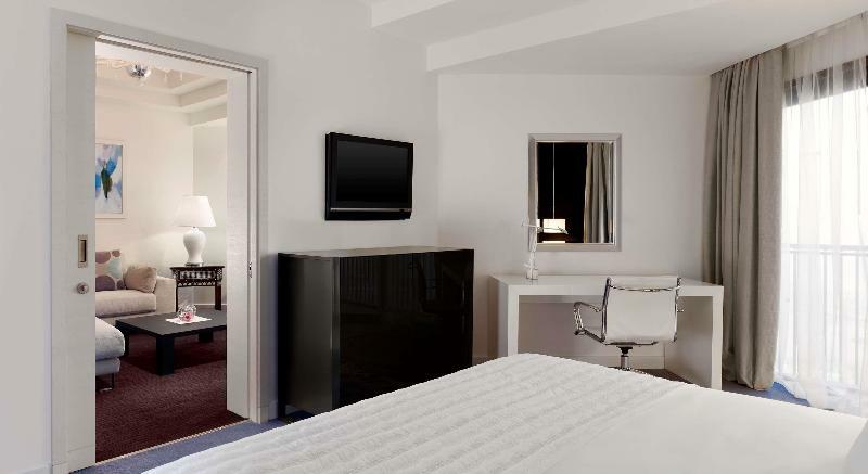 The Laguardia Hotel Нью-Йорк Экстерьер фото